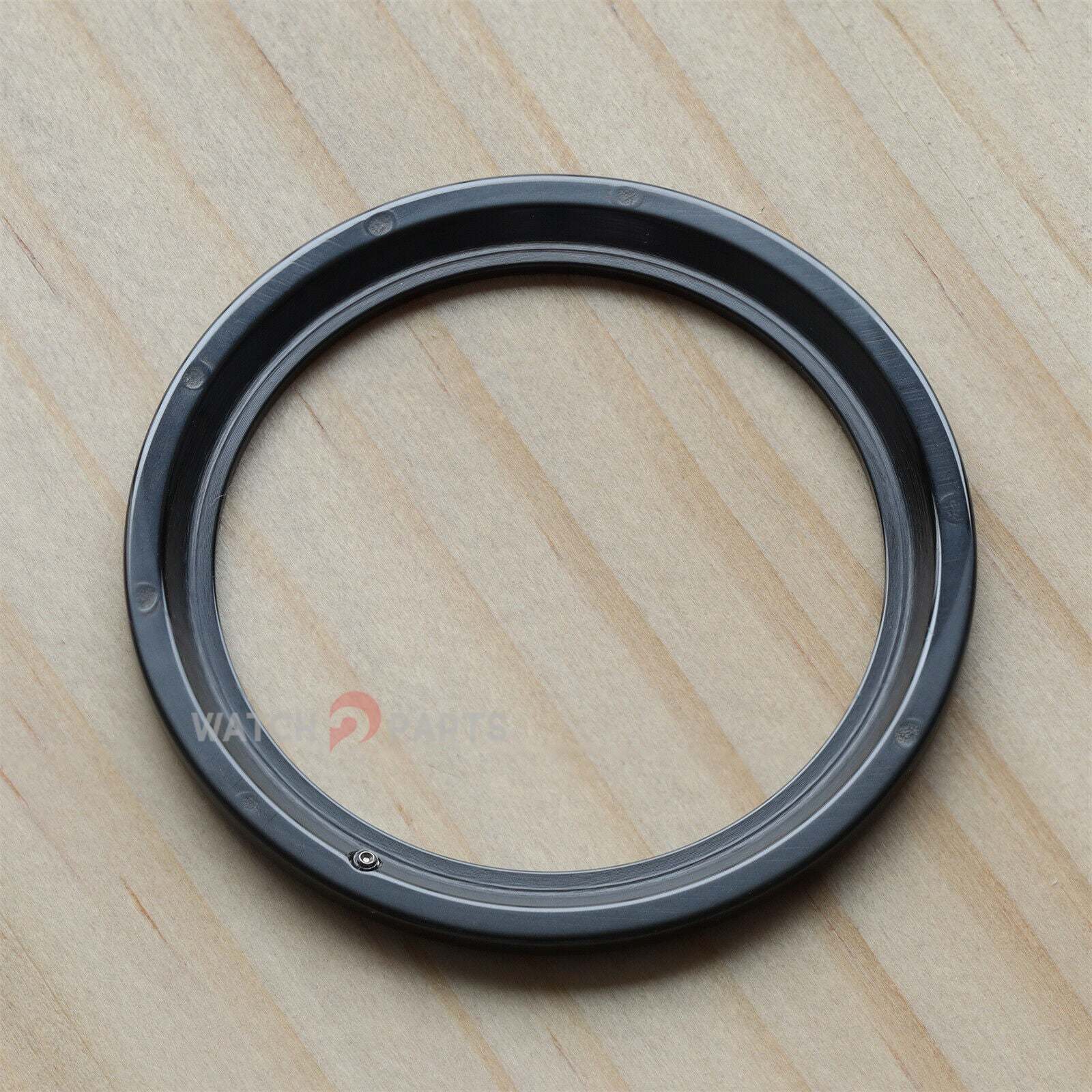 Guarda la lunetta in ceramica  - Watches Omega recensione e prezzo