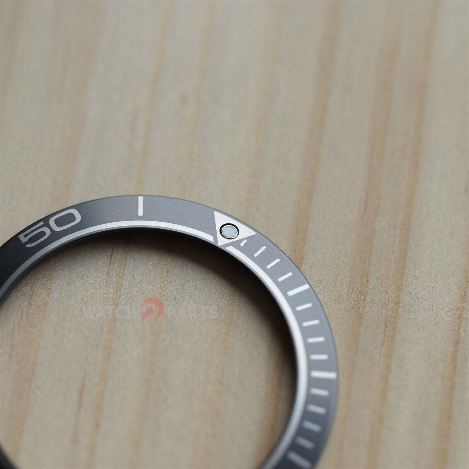 Guarda la lunetta in ceramica  - Watches Omega recensione e prezzo